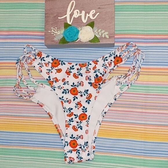 Zafulāfloral print bikiniĀ bottom size smallāšā - Picture 2 of 5